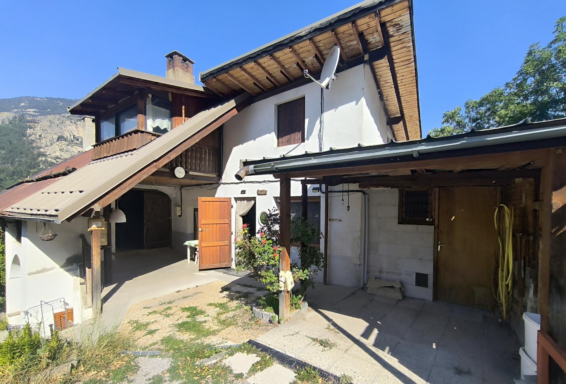 Maison à vendre, 119m², Saint-Martin-de-Queyrières