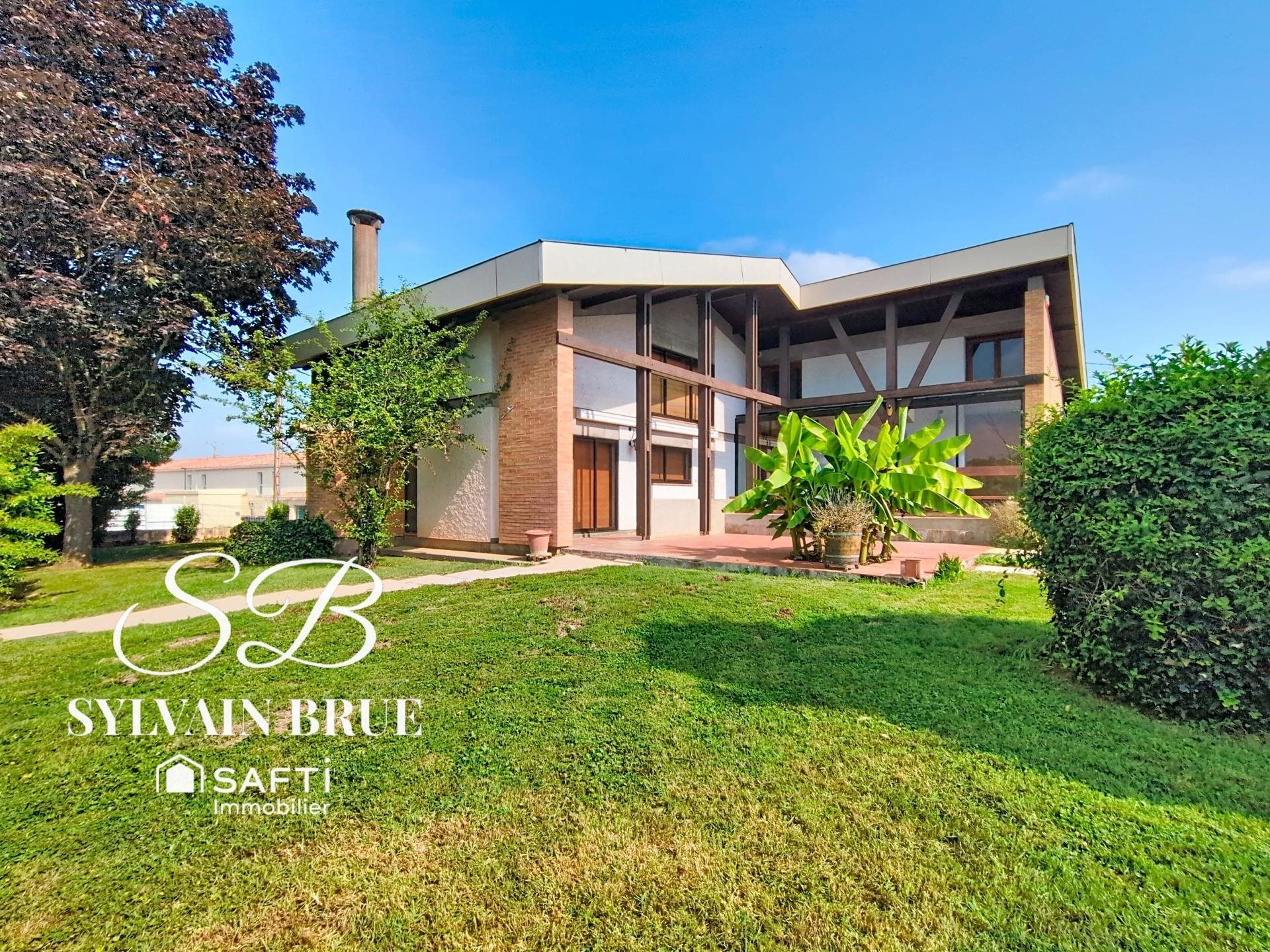 Maison à vendre, 212m², La Ville-Dieu-du-Temple