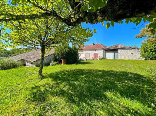 Maison 6 pièces 134 m² · à Montaigu-de-Quercy · 134 m² · 389 500 €