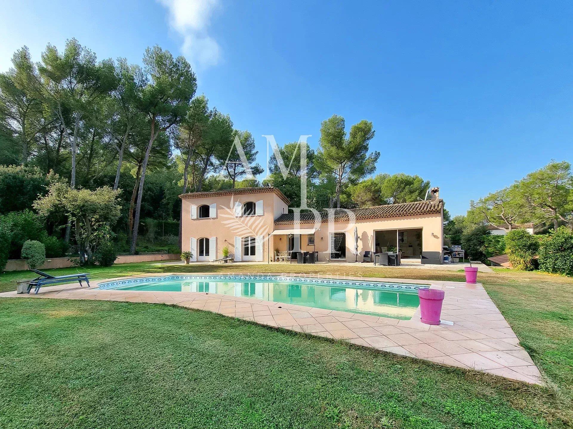 Maison à vendre, 215m², Vallauris