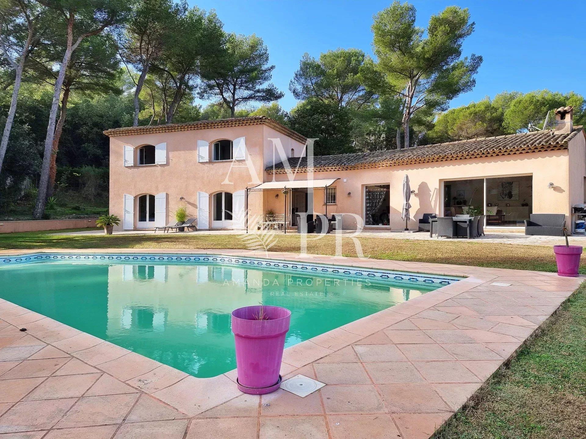 Maison à vendre, 215m², Vallauris