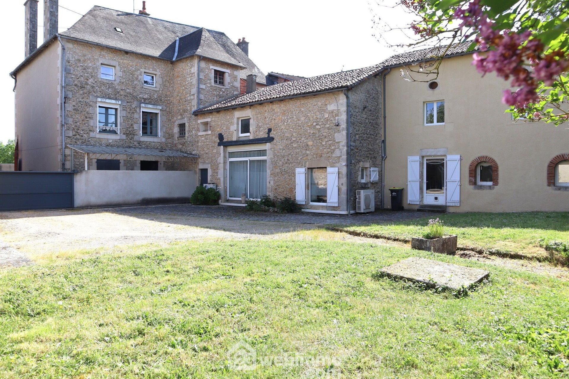 Maison à vendre, 390m², Lussac-les-Châteaux