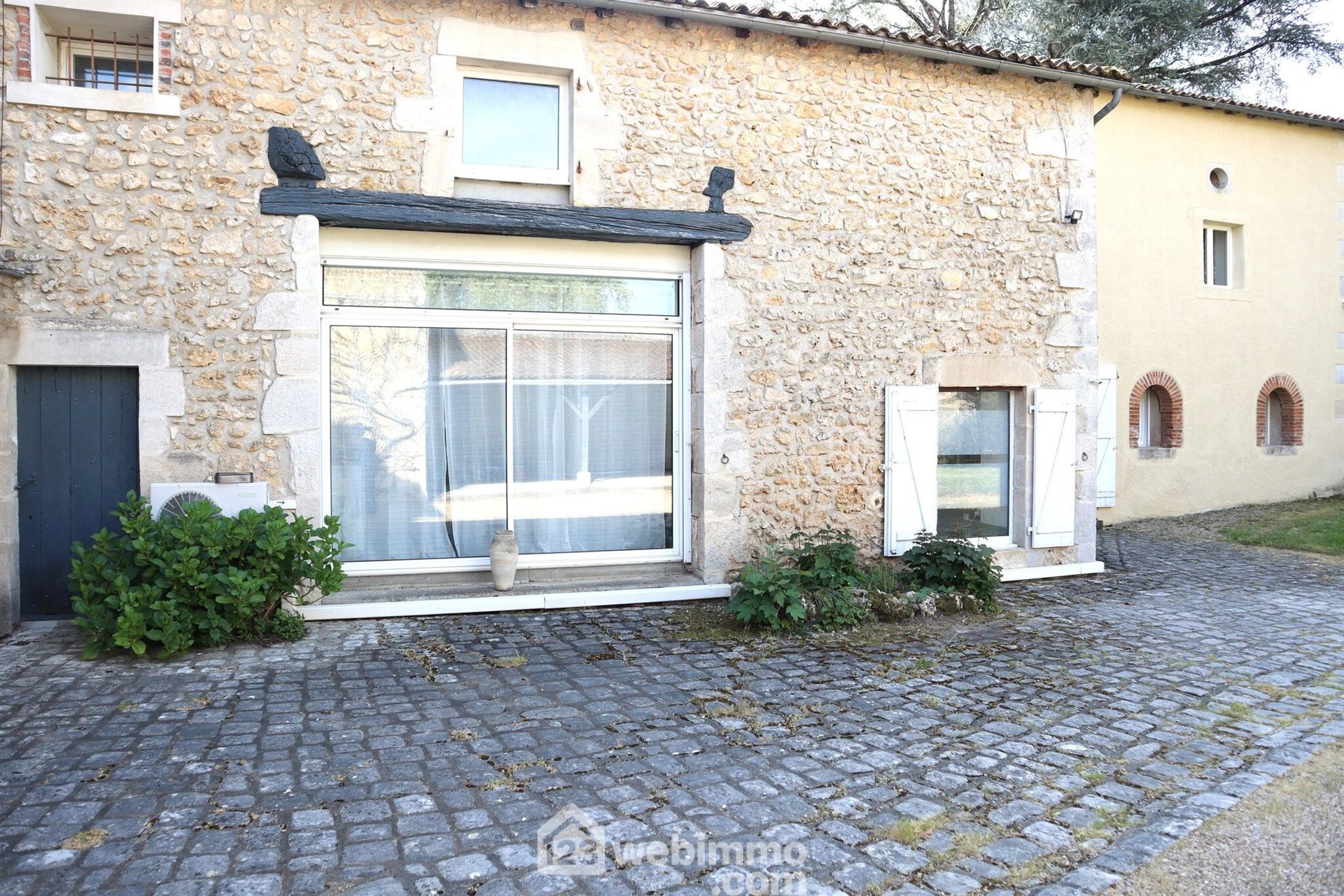 Maison à vendre, 390m², Lussac-les-Châteaux