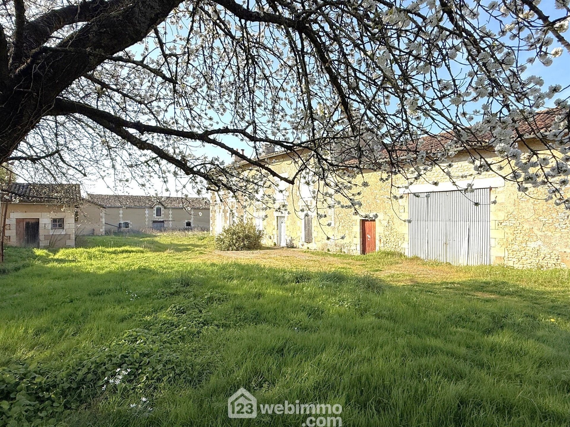 Maison à vendre, 1700m², Poitiers