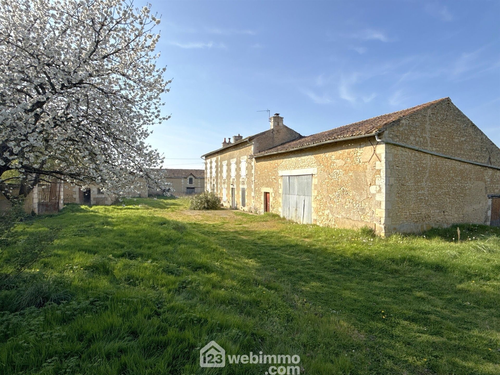 Maison à vendre, 1700m², Poitiers