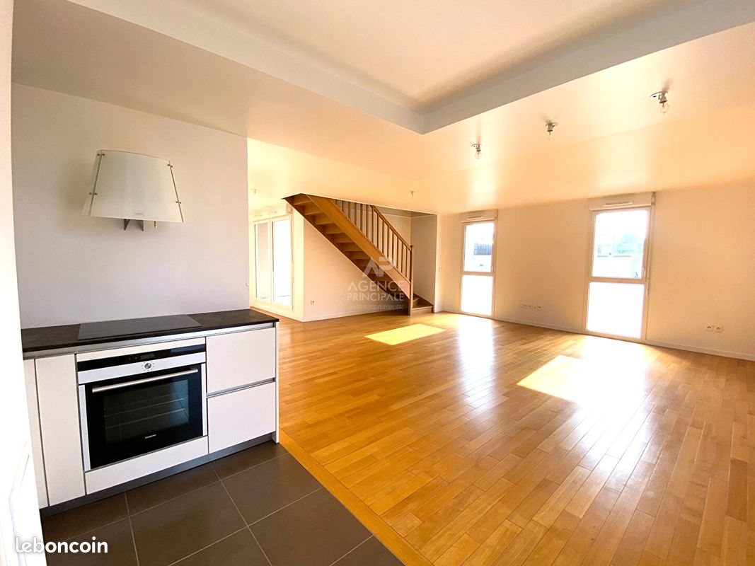 Appartement à louer, 104m², Nanterre
