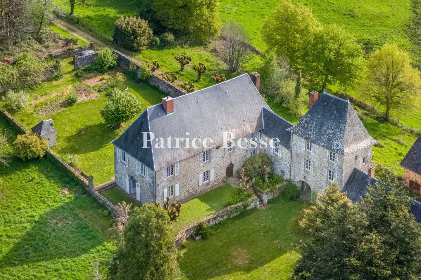Maison à vendre, 400m², Uzerche