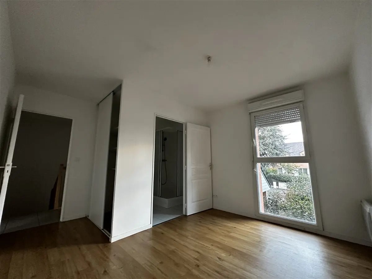 Maison à louer, 99m², Saint-Denis-de-l'Hôtel