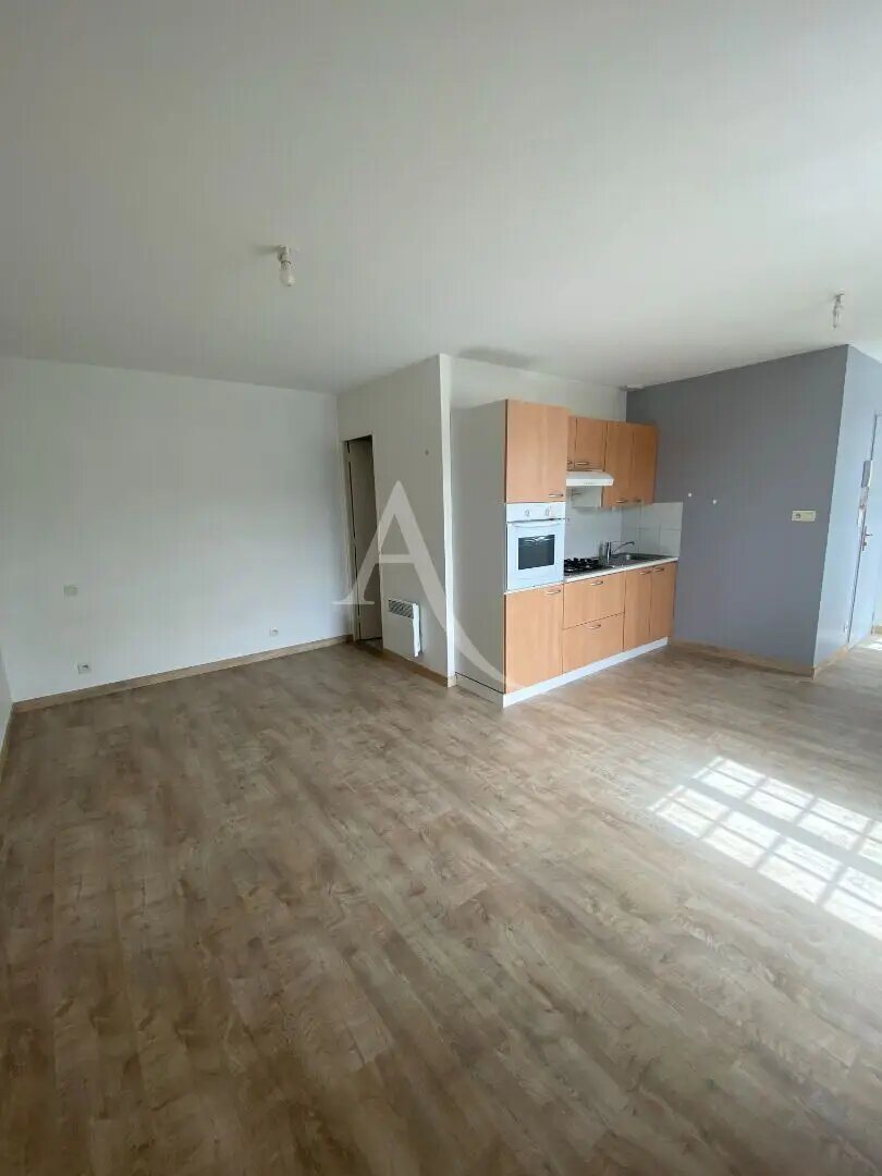 Appartement à louer, 25m², Bécon-les-Granits