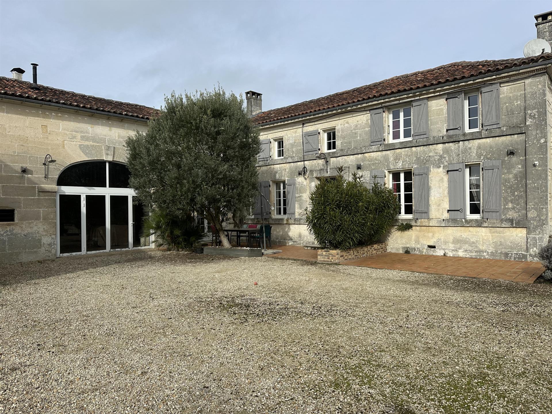 Maison à vendre, 230m², Saint-Même-les-Carrières