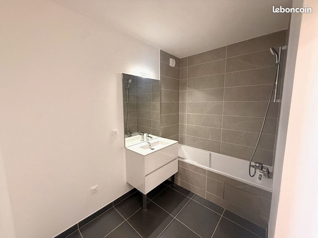 Appartement à louer, 76m², Colombes