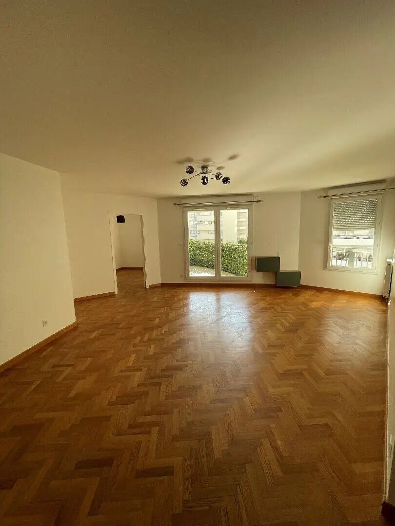 Appartement à louer, 95m², Courbevoie