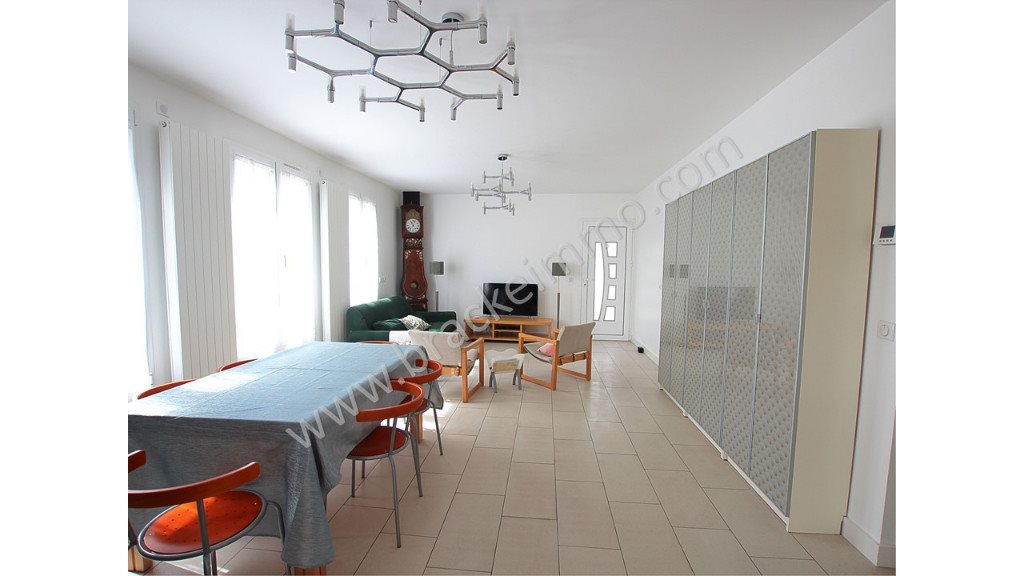 Maison à louer, 159m², Courbevoie