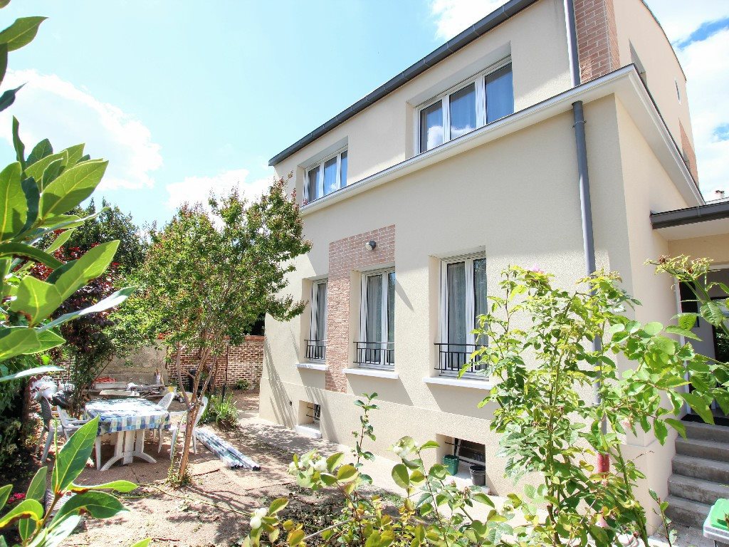 Maison à louer, 159m², Courbevoie
