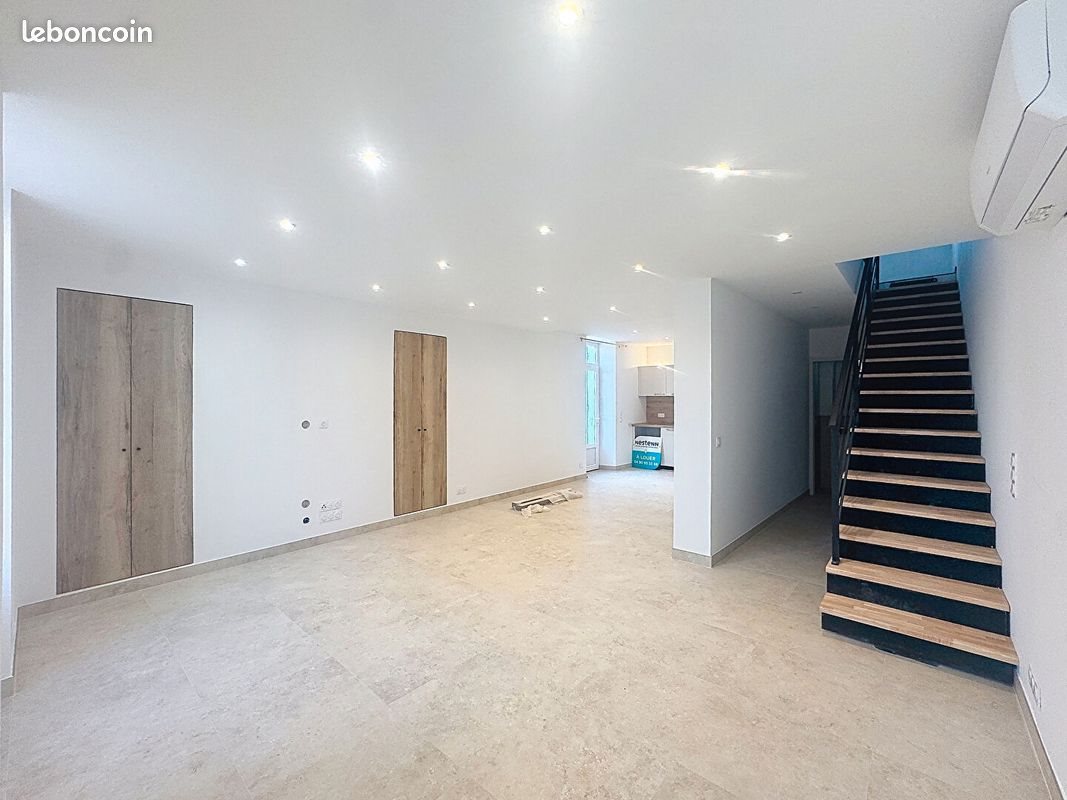 Maison à louer, 120m², Maillane