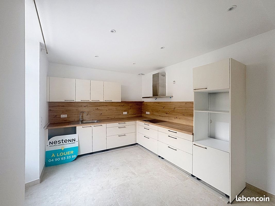 Maison à louer, 120m², Maillane