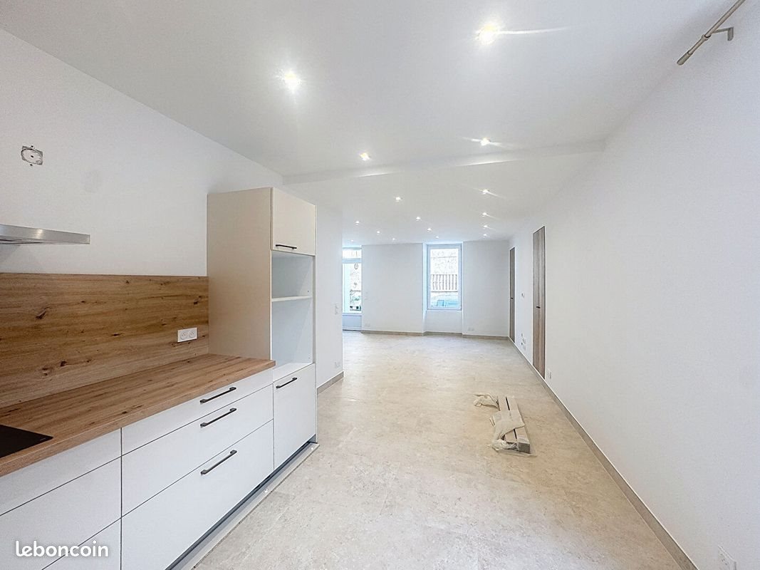 Maison à louer, 120m², Maillane