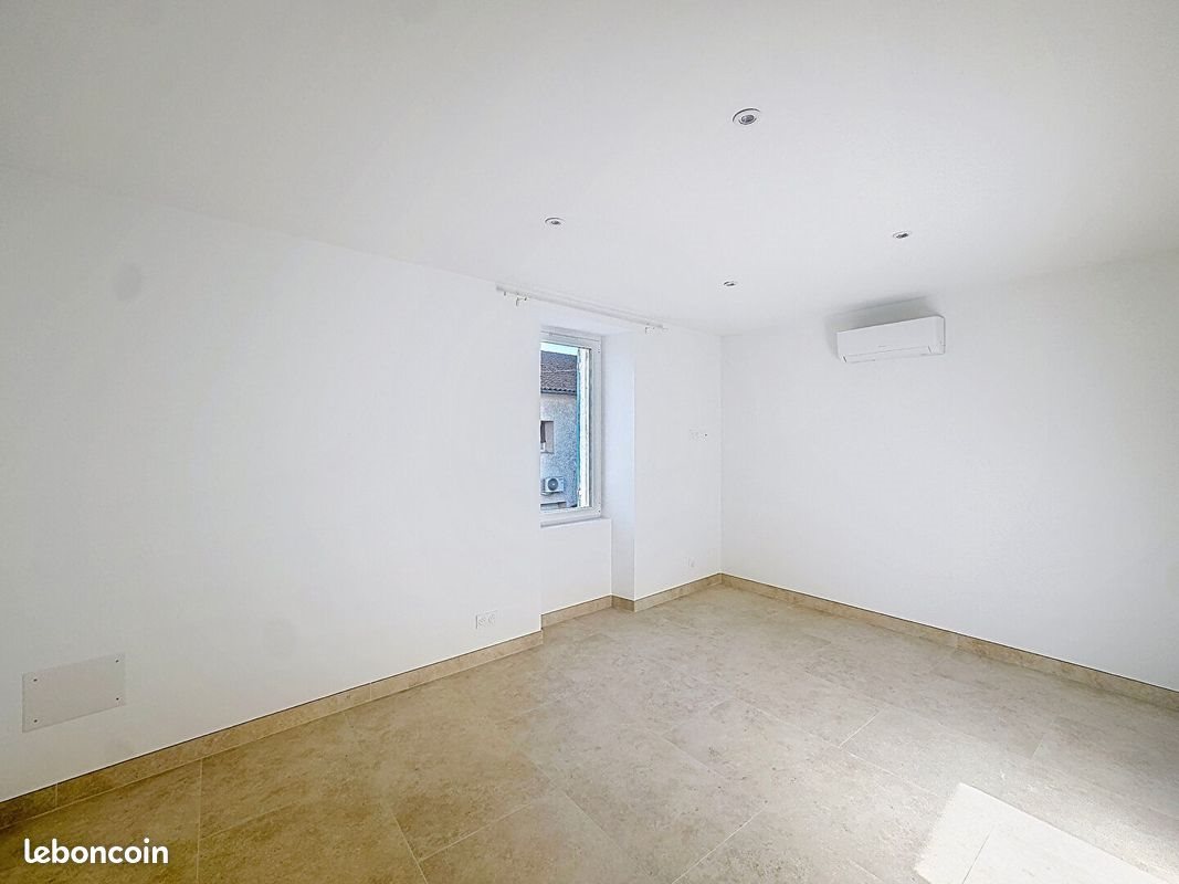 Maison à louer, 120m², Maillane