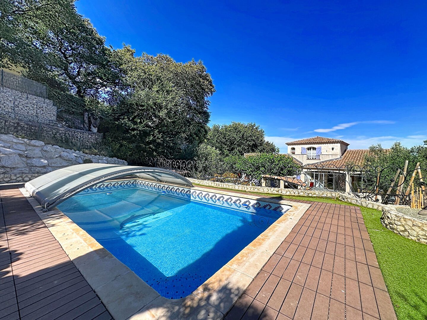 Maison à vendre, 185m², Rochefort-du-Gard