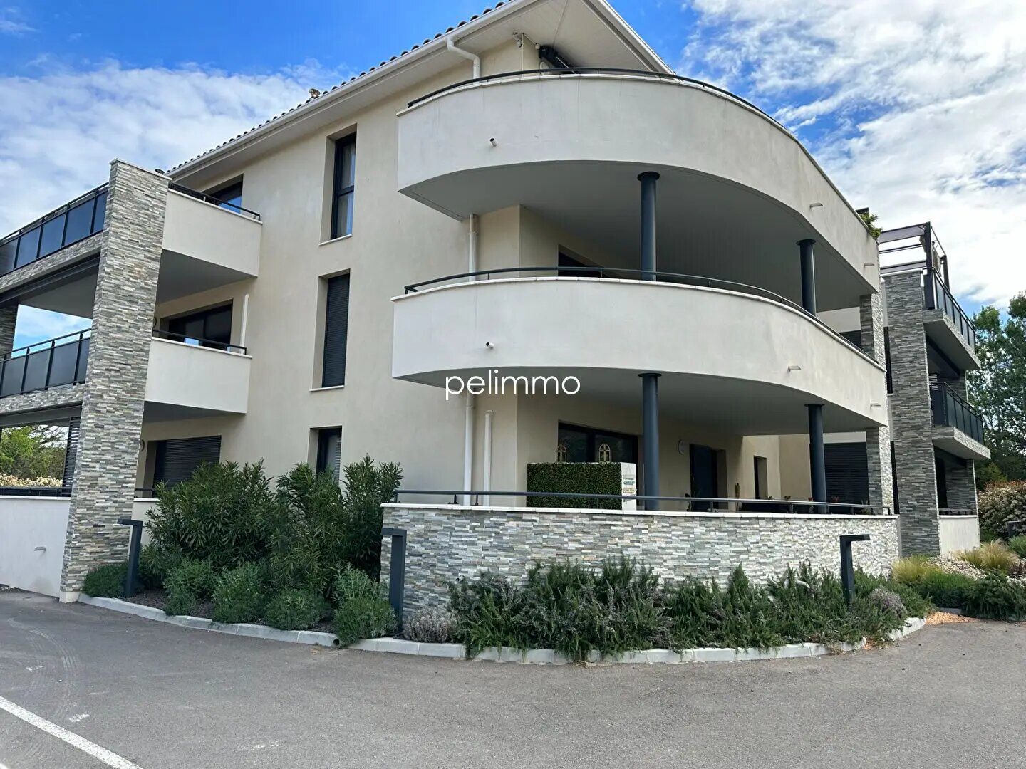 Appartement à louer, 40m², Eyguières