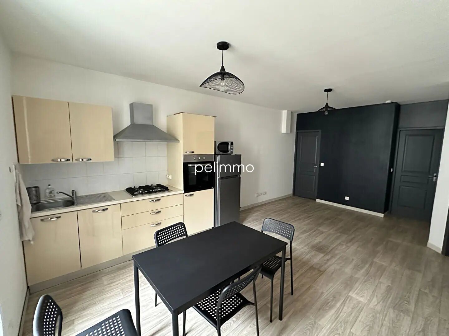 Appartement à louer, 40m², Eyguières