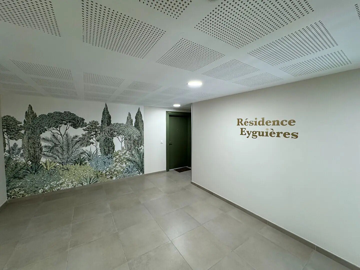 Appartement à louer, 45m², Eyguières