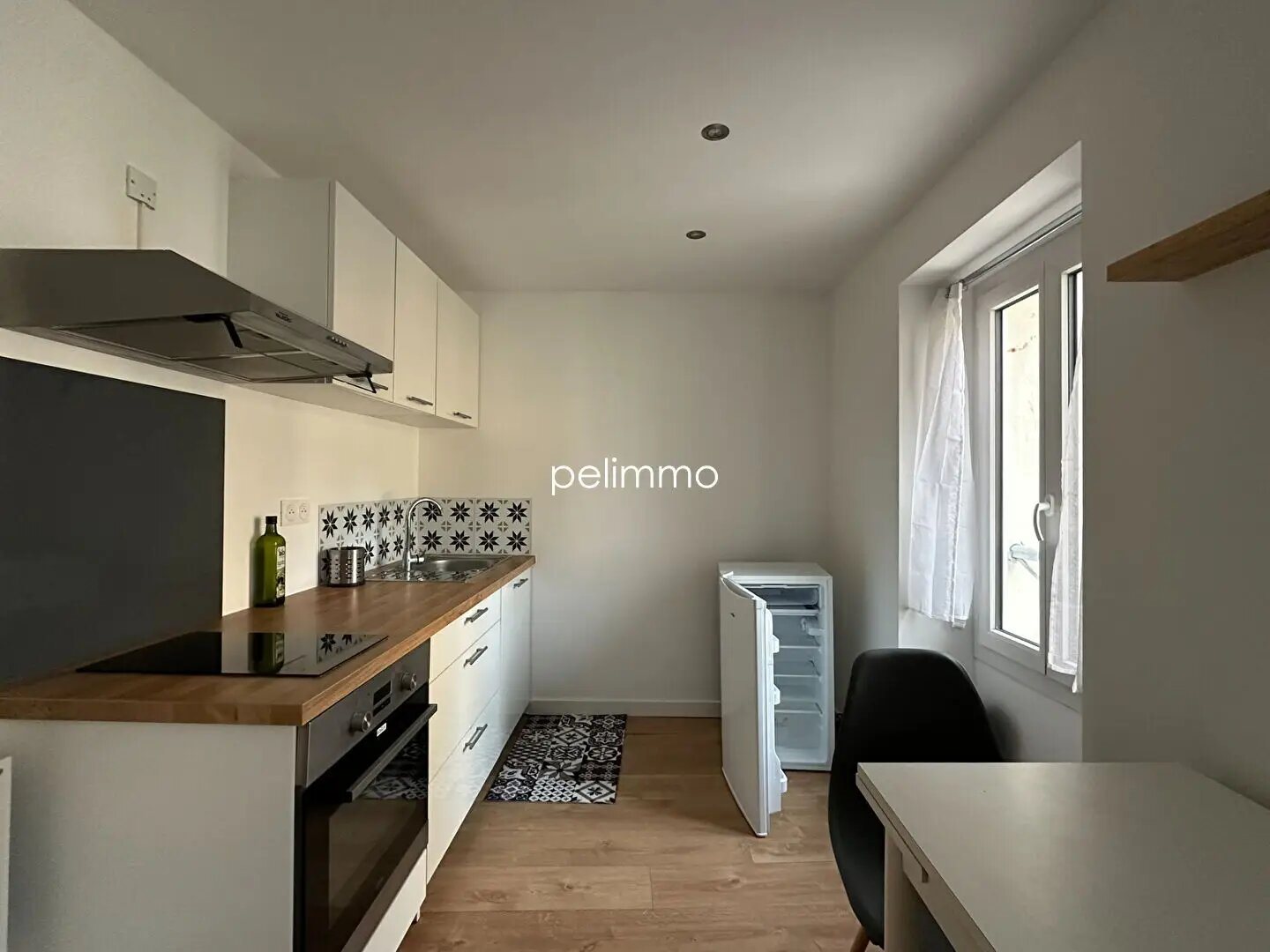 Appartement à louer, 29m², Pélissanne