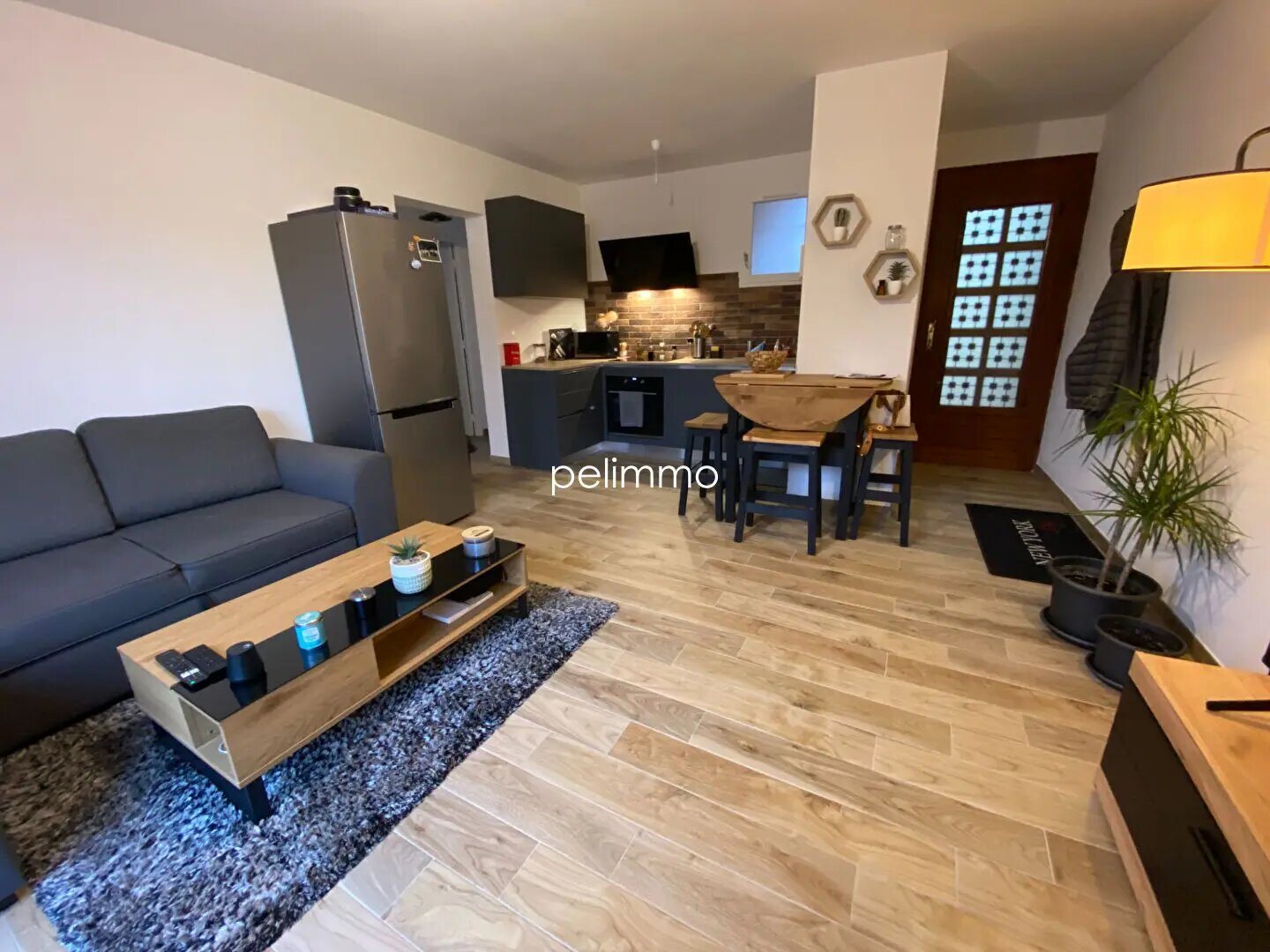 Appartement à louer, 56m², Eyguières
