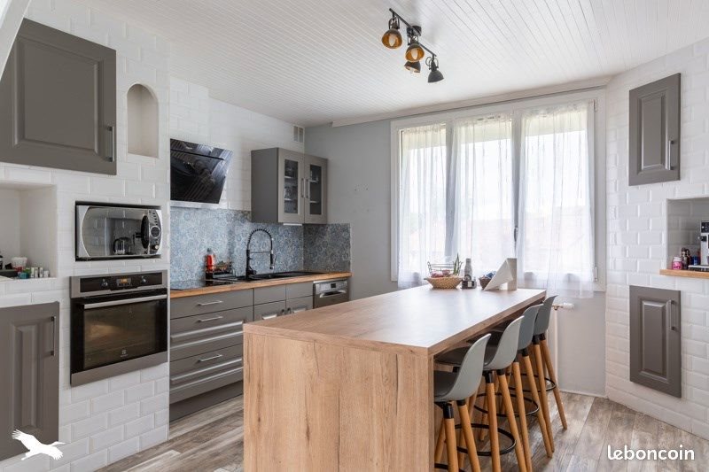 Maison à vendre, 200m², Saint-Yrieix-la-Perche