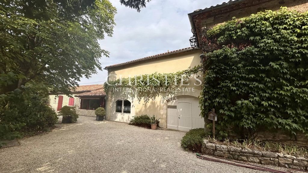 Maison à vendre, 671m², La Rochefoucauld