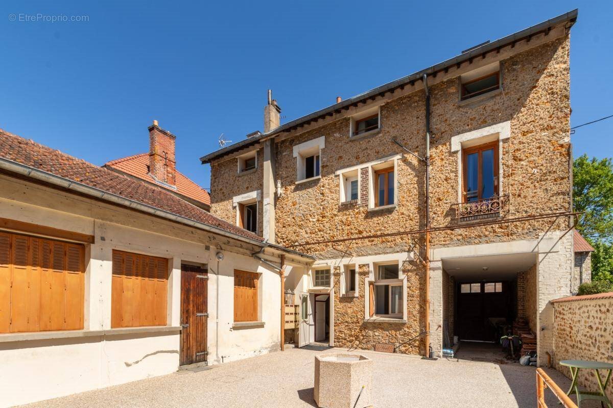 Appartement à vendre, 452m², Mantes-la-Jolie