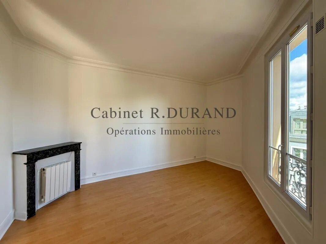 Appartement à louer, 37m², Courbevoie