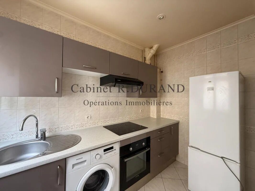 Appartement à louer, 35m², Courbevoie