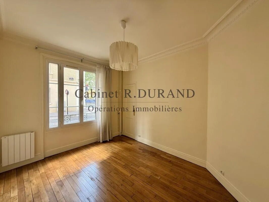 Appartement à louer, 35m², Courbevoie
