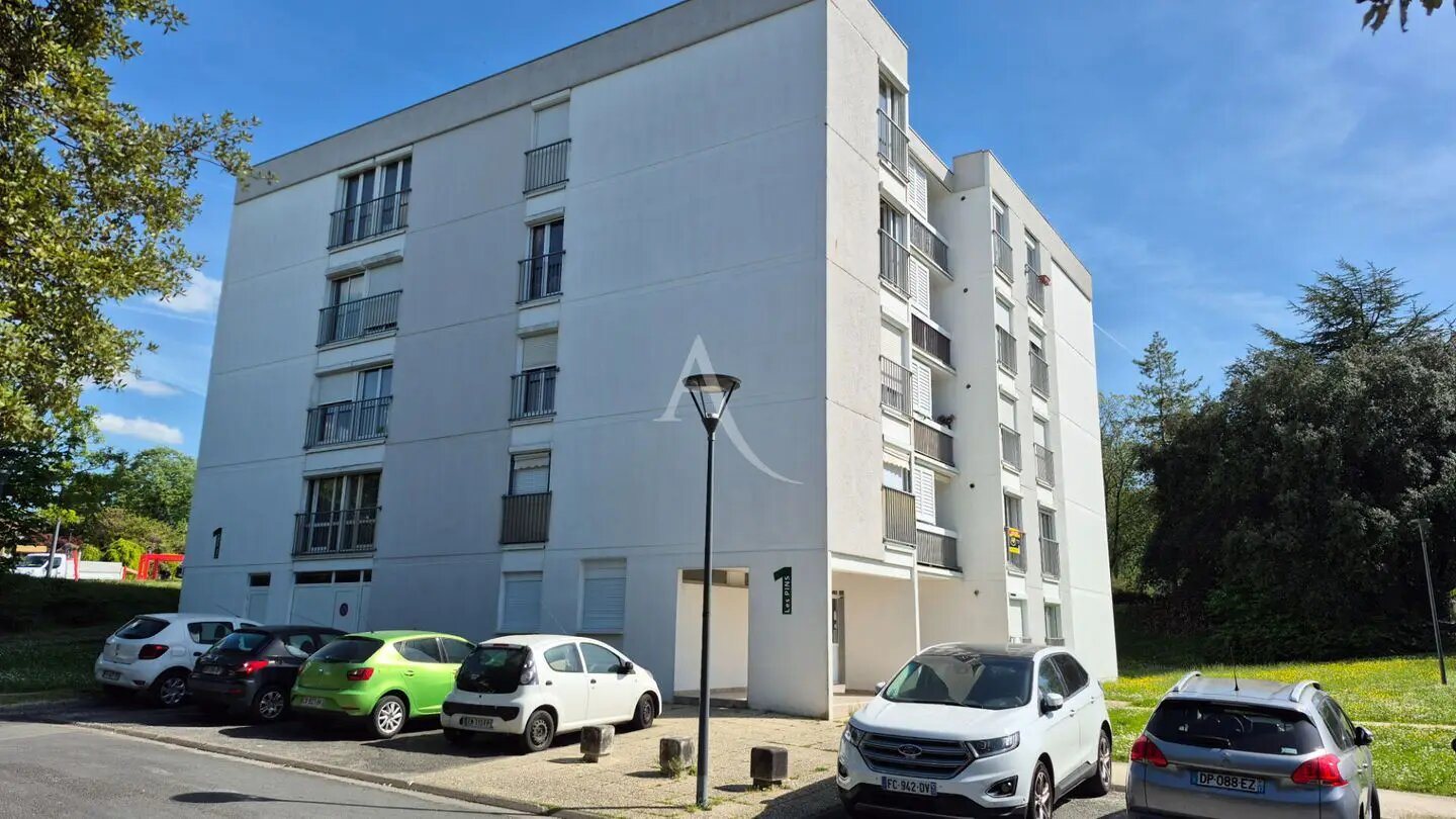 Appartement à vendre, 69m², Saintes