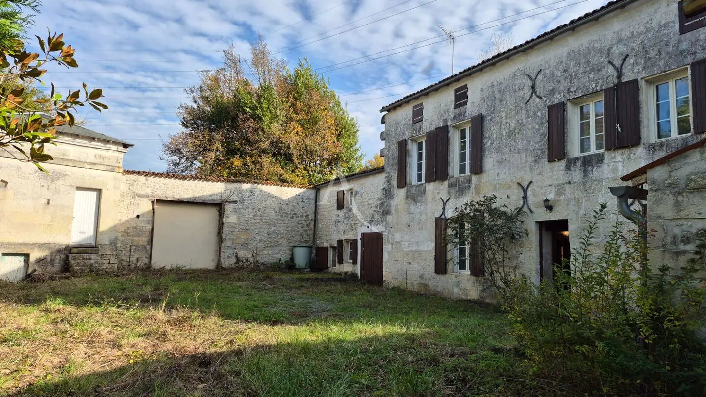 Maison à vendre, 246m², Saintes