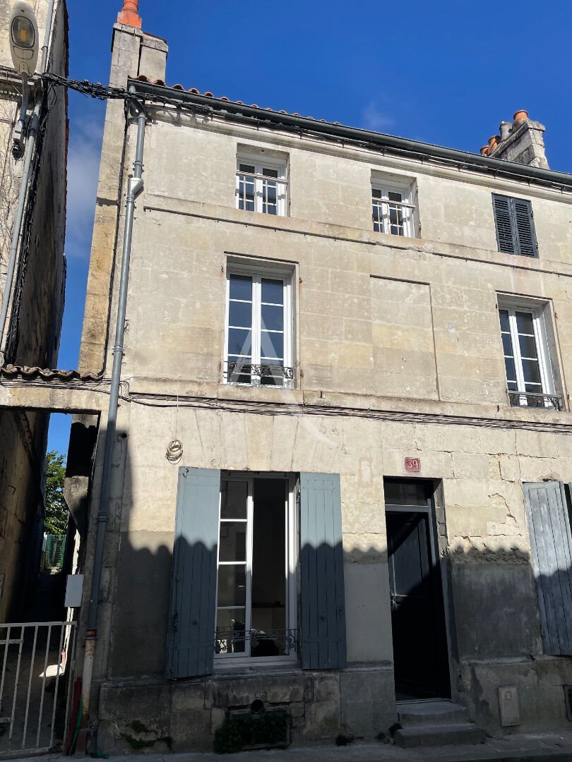 Appartement à louer, 32m², Saintes