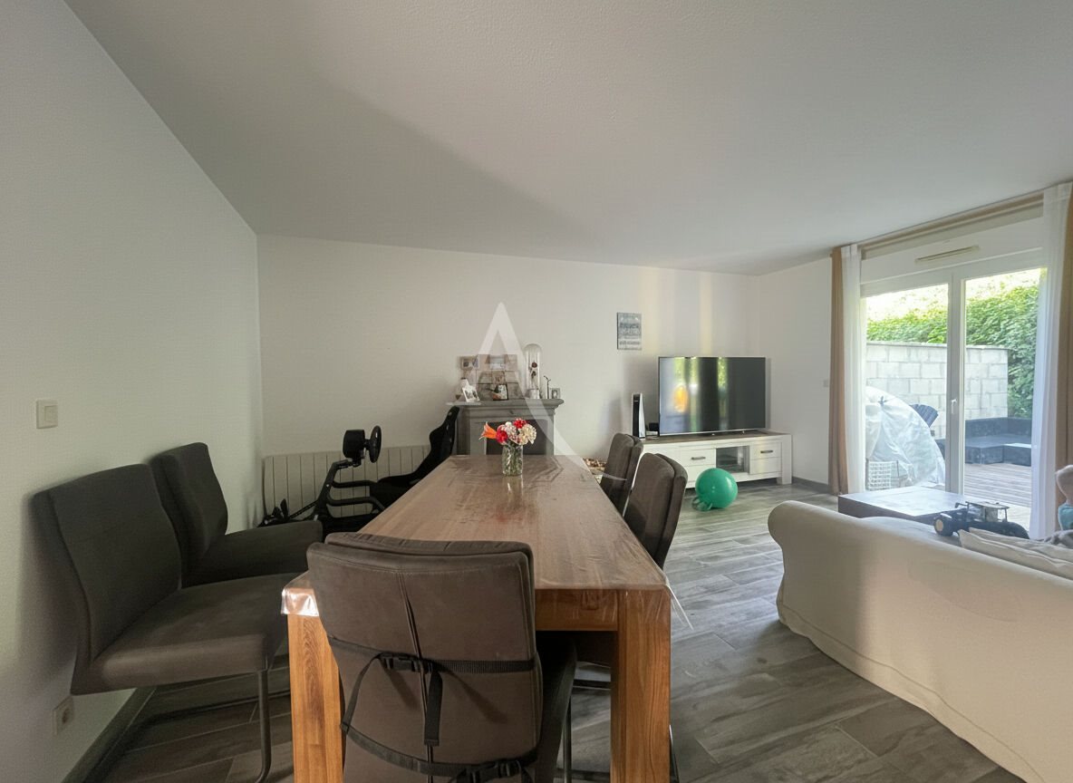 Maison à louer, 82m², Saintes