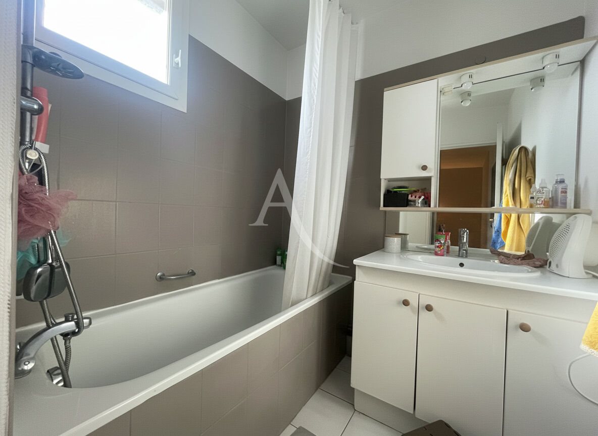 Maison à louer, 82m², Saintes