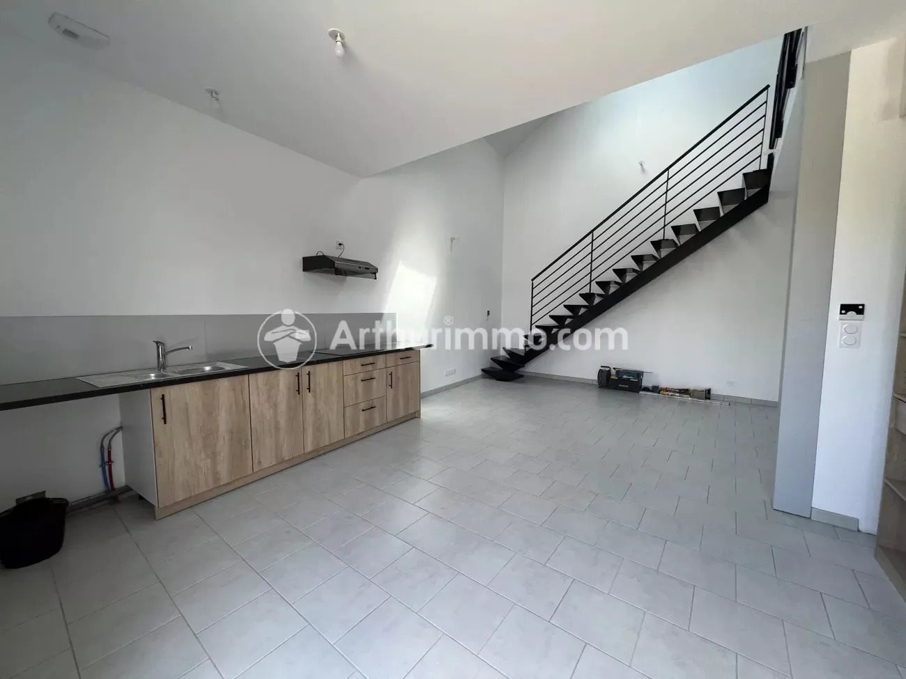 Maison à louer, NaNm², Neuvic