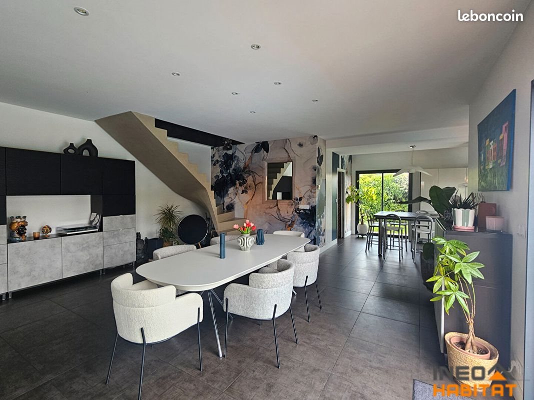 Maison à vendre, 226m², La Mézière