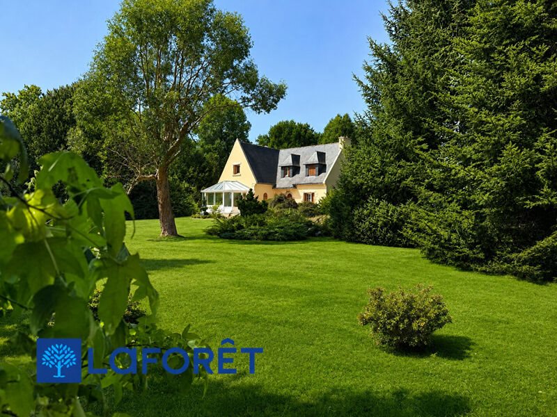 Maison à vendre, 138m², Saint-Caradec-Trégomel