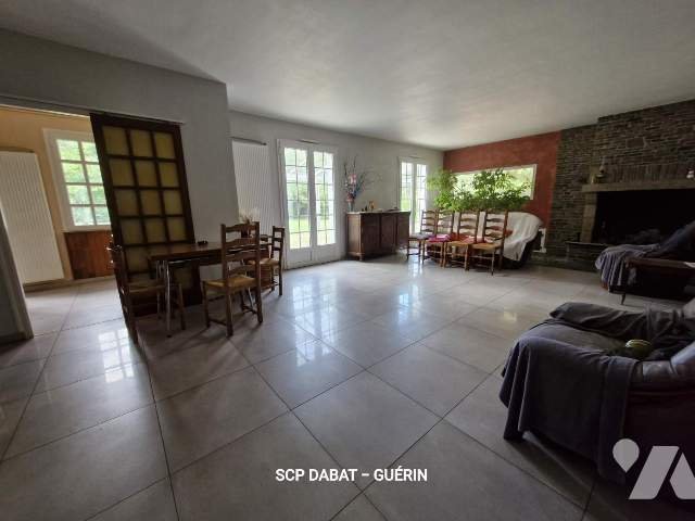 Maison à vendre, 261m², Saint-Hilaire-du-Harcouët