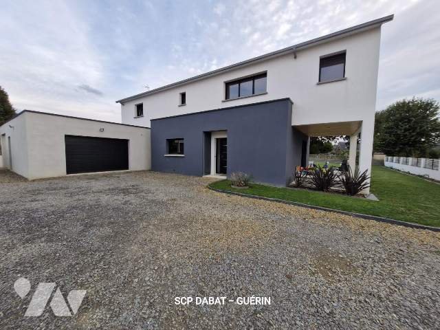 Maison à vendre, 161m², Saint-Hilaire-du-Harcouët