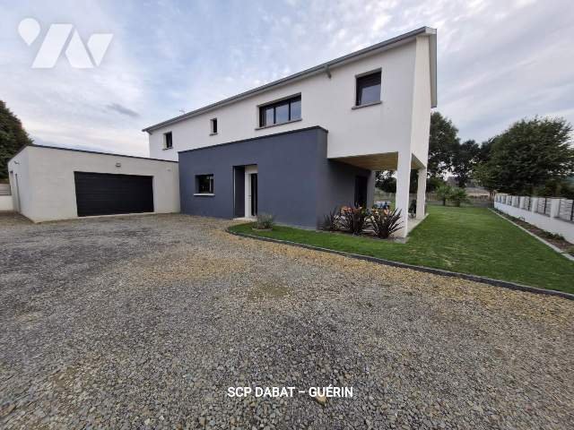 Maison à vendre, 161m², Saint-Hilaire-du-Harcouët
