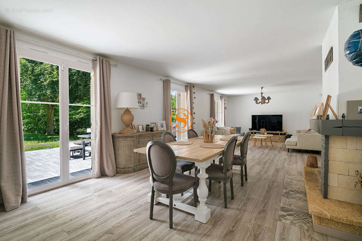 Maison à vendre, 150m², Verneuil-en-Halatte