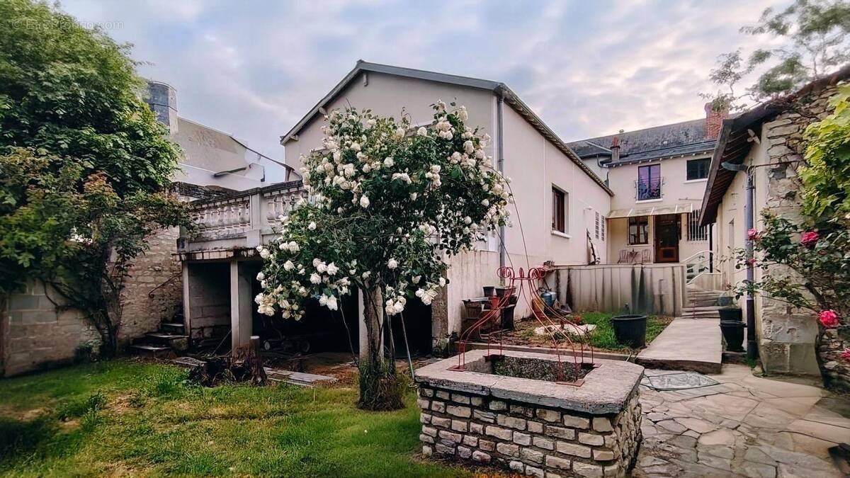 Maison à vendre, 240m², Marcilly-sur-Vienne