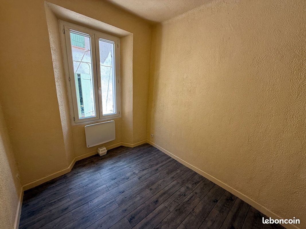 Appartement à louer, 26m², Saint-Maximin-la-Sainte-Baume