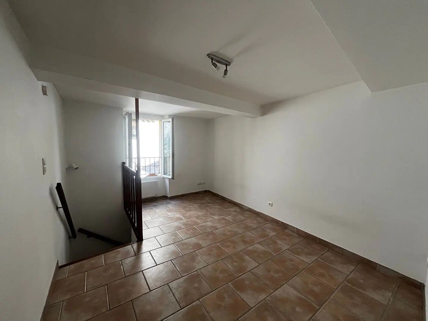 Appartement à louer, 33m², Saint-Maximin-la-Sainte-Baume