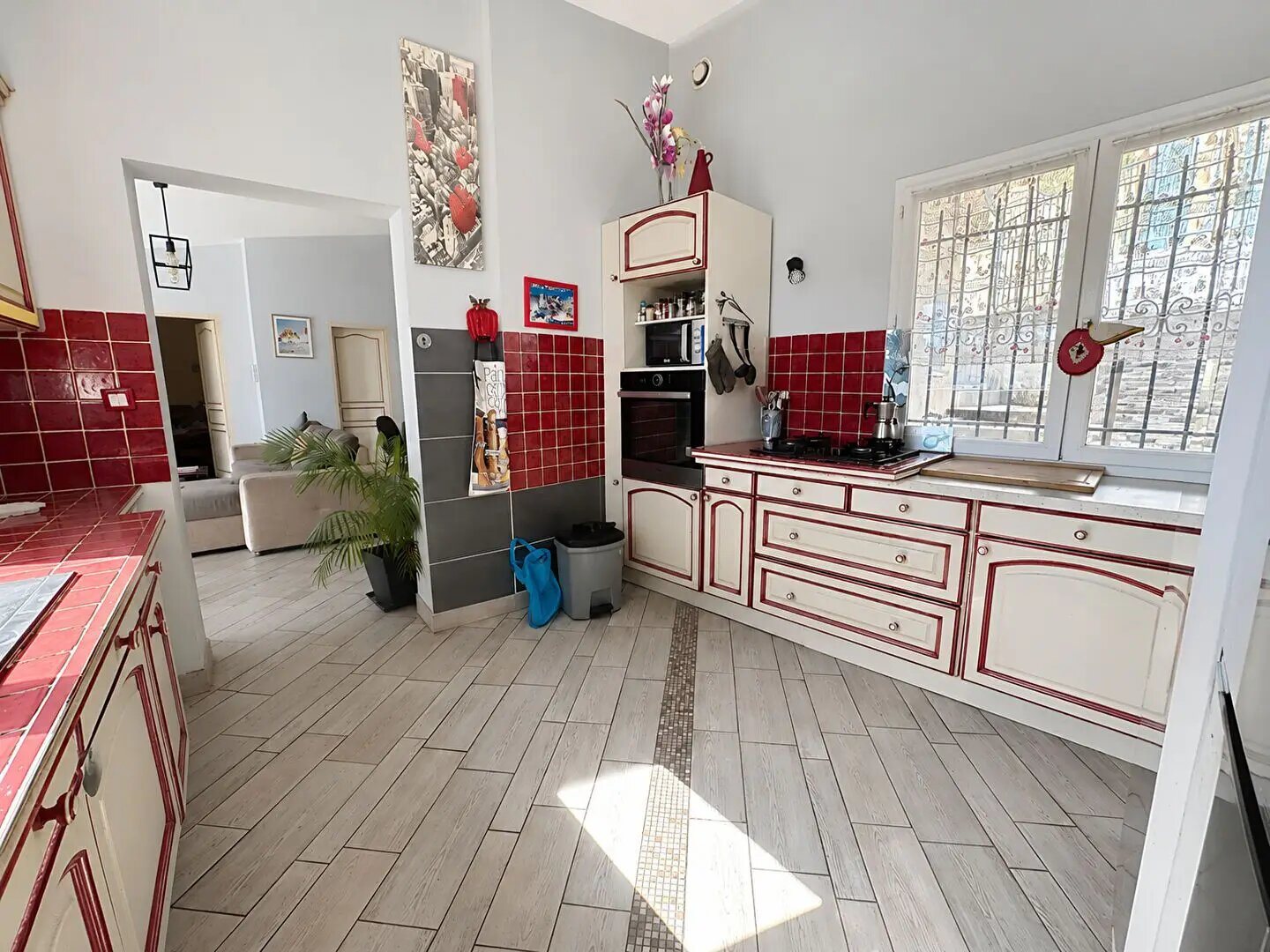 Maison à vendre, 107m², Saint-Mitre-les-Remparts